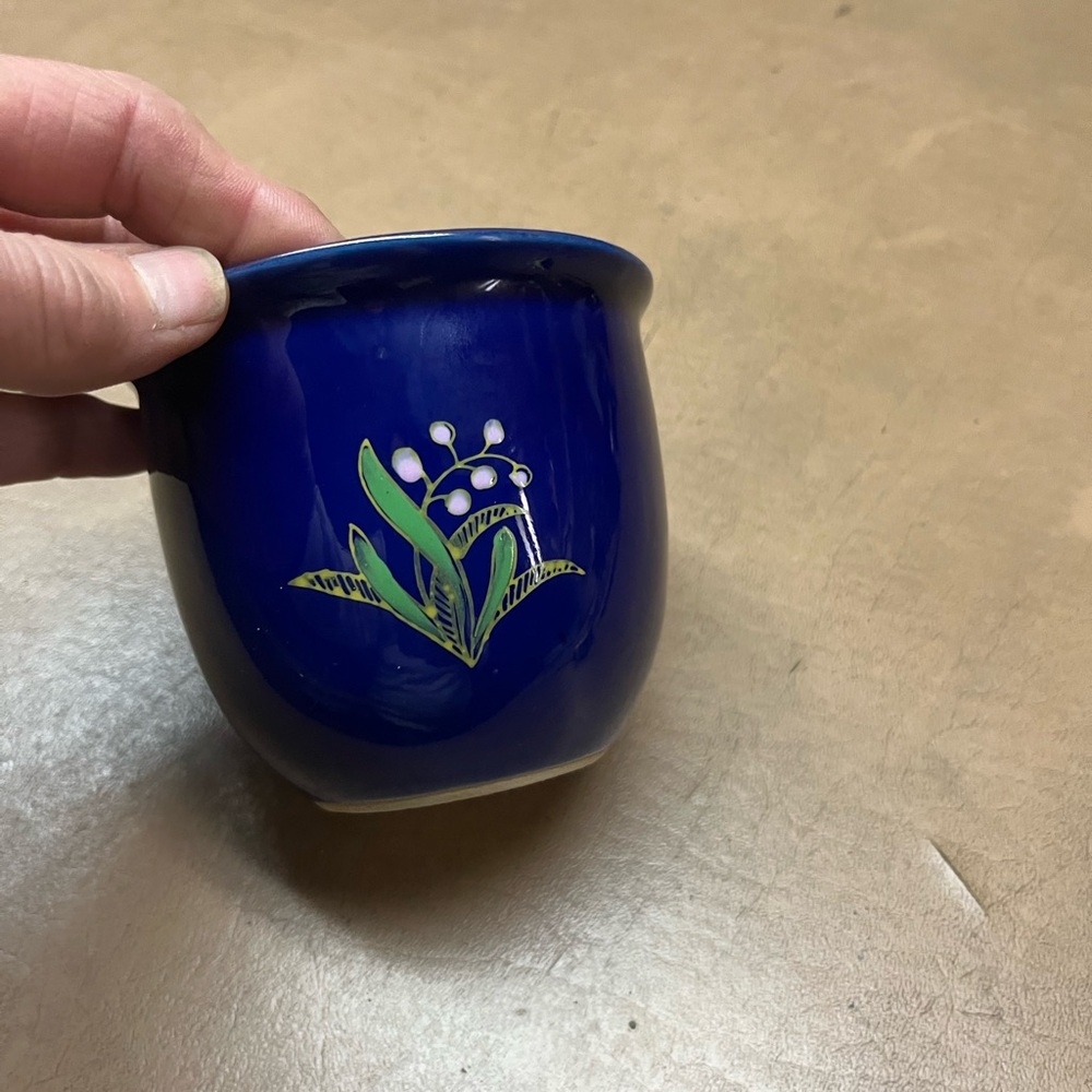 Japan Madein Blue Floral  Pot
